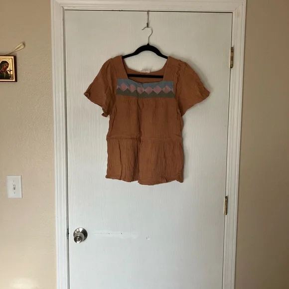 Entro Tan Blouse with Geometric Accents - Picture 8 of 8